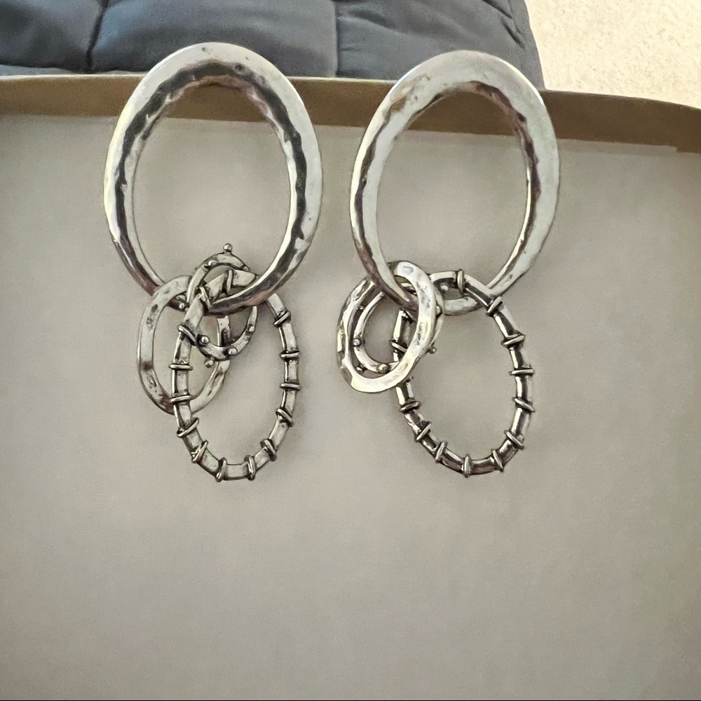 The 2Bandits Earrings